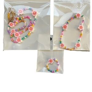 Fashion Jewelry. Sweet flower seed bead necklace, bracelet and ring set.
